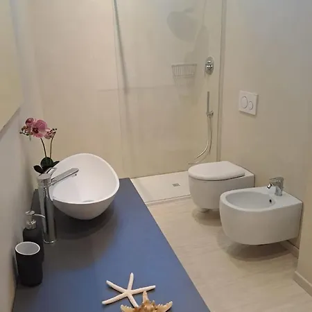 Casa Al Mare Con Parcheggio Coperto Privato Κατόλικα