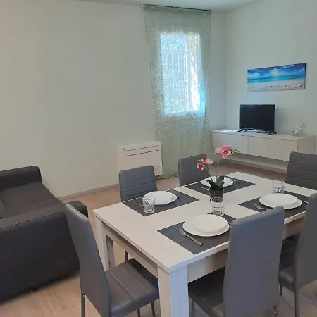 Apartment Casa Al Mare Con Parcheggio Coperto Privato Cattolica